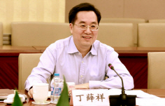 中정계에 떠오르는 남녀 정치인 2명은