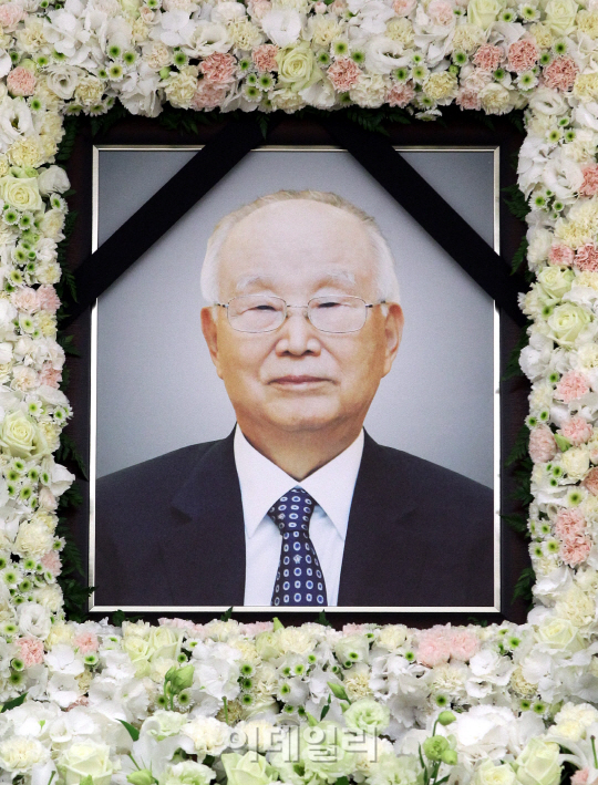 남덕우 전 총리 향년 89세로 별세                                                                                                                                                                   