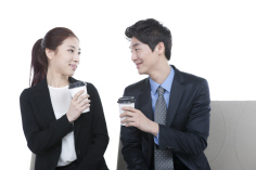 '직장생활' 즐거운 미혼 男女 직장인, 이유 알고보니...