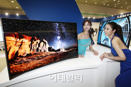 [포토]삼성전자, 곡면 OLED TV