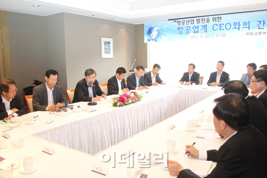 서승환 장관 "미국행 항공기 2차 보안검색 면제 추진"