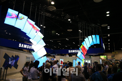 삼성·LG, 디지털 사이니지 시장서 맞불