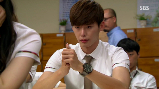 '너목' 이종석, 교복에 착용한 훈남시계.."뭐?"