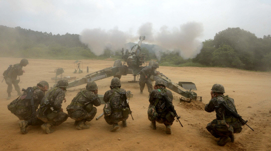 [포토] 포연 내뿜는 155mm 견인포