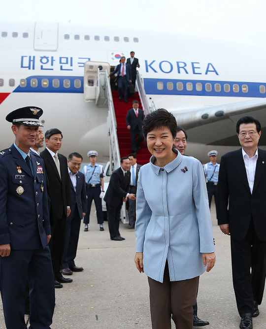  귀국한 박근혜 대통령                                                                                                                                                                             