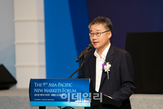 [포토]정찬우 부위원장 '아시아-태평양 신시장 포럼' 기조연설