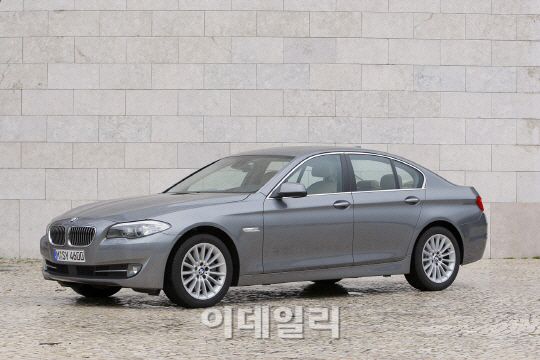 상반기 수입차 베스트셀링카 'BMW 520d'.."지존 넘보지 마"