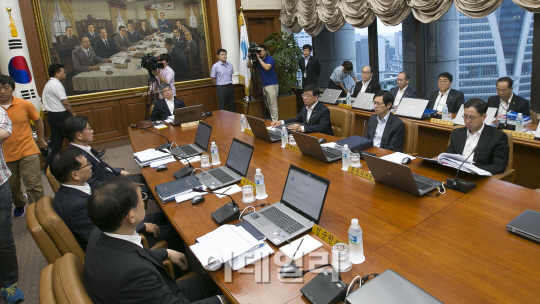 한국은행 금융통화위원회 정례회의                                                                                                                                                                  