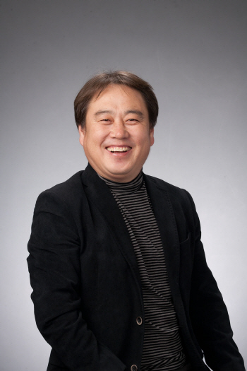 '펀경영 전도사' 김원길 "신나게 일하고 신나게 놀자"