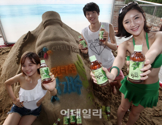 [포토]피서지 갈증해소는 '컨디션 헛개수'로 날리세요!