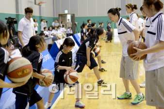 금융권 스포츠마케팅..골프부터 여자농구까지