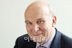 英 산업장관, 정부 비자 차별 정책 맹비난