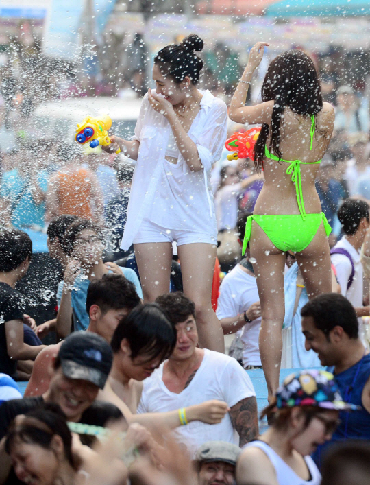  부산 해운대 '물의 난장'                                                                                                                                                                