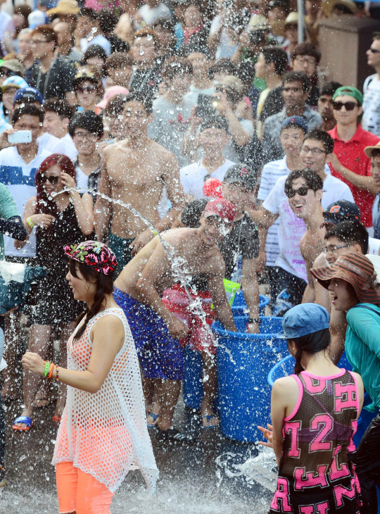  해운대 '물의 난장'                                                                                                                                                                     