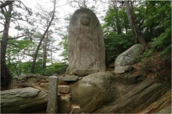 '보물 제222호' 해인사 마애불 공개...1200년 만에 처음