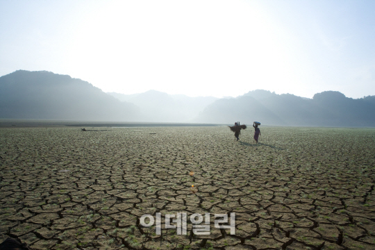 폭염경보, 푹푹 찌는 불볕더위 등산은 금물