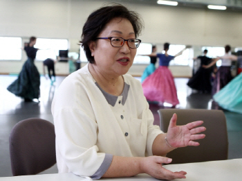  "한국무용에 서양춤 섞은 퓨전극, 대륙도 놀라"