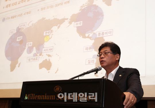[포토]강연하는 김재홍 제1차관