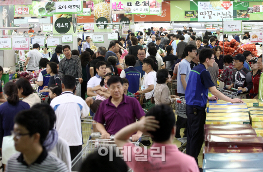 [포토]추석 앞두고 붐비는 대형마트