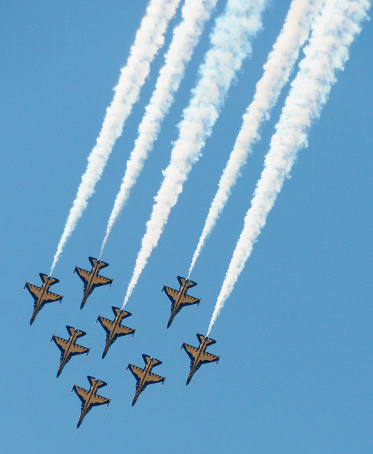  국군의 날 대비 항공훈련 블랙이글의 다이아몬드 편대 비행                                                                                                                                          