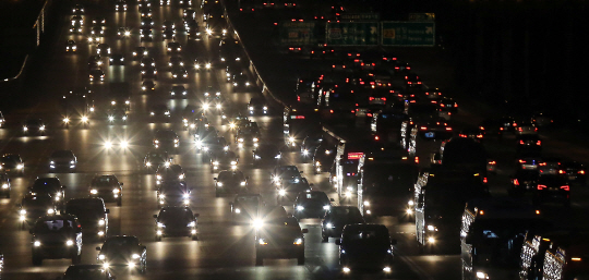 고속도로 정체, 기름값 아끼는 `연비절감` 노하우 공개