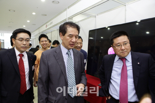 LGD, 이색 채용 설명회 개최