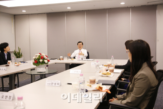 위성호 사장, 신한카드 여성 리더들와 '샌드위치 토크'