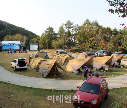 쌍용차, '뉴 코란도C' 추억·음악·공감 가을캠핑 열어