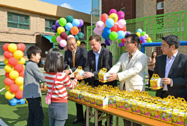 맥도날드, 사랑의 햄버거 배달한다