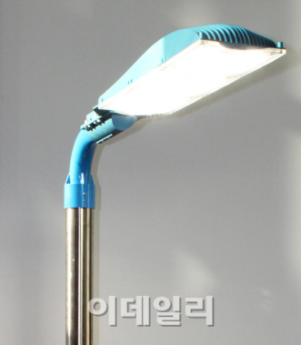 서울반도체, 2014년형 차세대 LED 가로등 개발