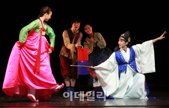 한국춤의 어제와 오늘을 말하다…'2013 우리춤 대축제'