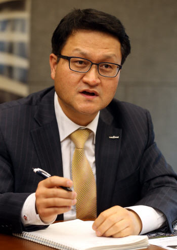 [증권사PB 직구토크]"직접투자보다는 간접투자에 주목"