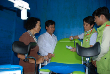 한국, 캄보디아 '수상마을'에 새 희망을 심다