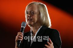 휘트먼 HP CEO "데스크탑시장 죽지 않았다"