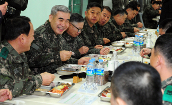 권오성 육군참모총장, 새해 첫 행보는 육군훈련소