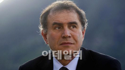 `닥터둠의 전향`..루비니 "올해 글로벌 경제 낙관"