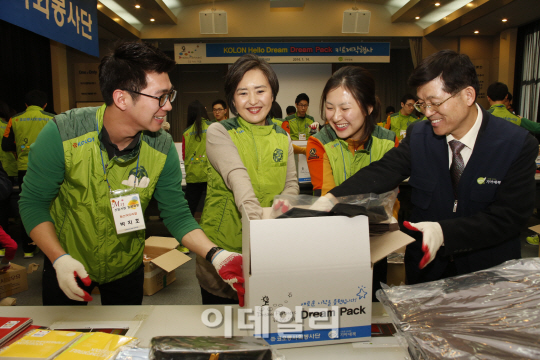 [윈윈코리아]코오롱, 사회공헌도 더하고 곱하고 나누기