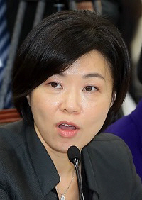 與 "카드사가 현사태 직접 초래‥확실히 책임져야"