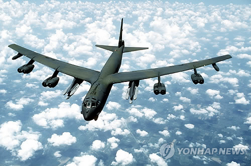 B-52 전폭기, 한반도 출격… 이산가족 상봉 영향 주나