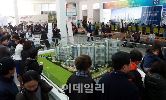 [포토]'엄청난 인기' 현대엠코 센트로엘 모델하우스