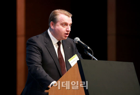 [포토]축사하는 다비드 피에르 잘리콩 한불상공회의소 회장