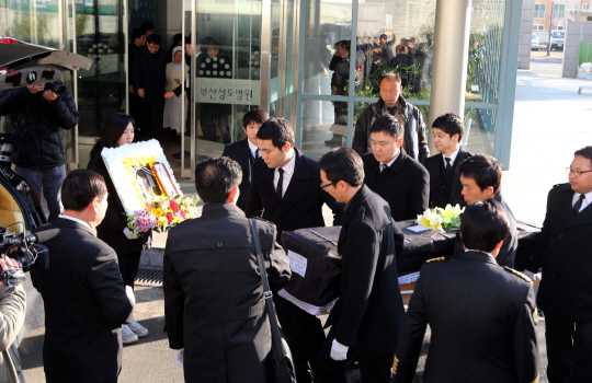 [포토] 부산외대 희생자 첫 장례식
