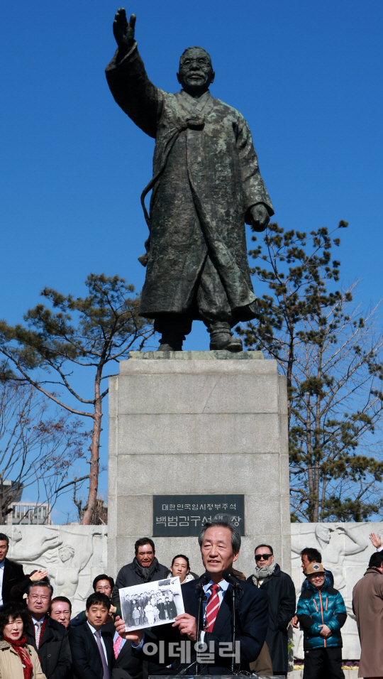 가족 사진 공개하는 정몽준 의원                                                                                                                                                                    