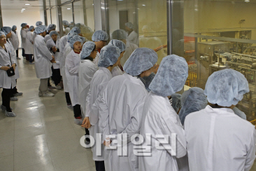 매일유업, PKU 환아 초청 특수분유 생산 견학