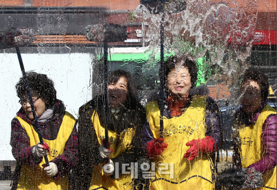 [포토]서초구, 새봄맞이 대청소 나섰다