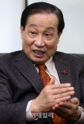 이경재 위원장 "이런 저런 얘기 많지만 우리 일 잘 하자"
