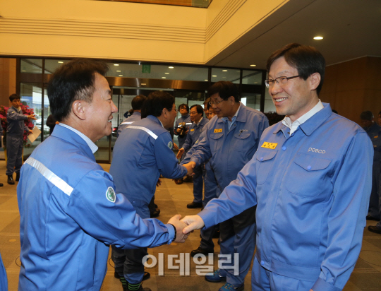 권오준 포스코 회장 '기술과 마케팅 융합' 첫 선