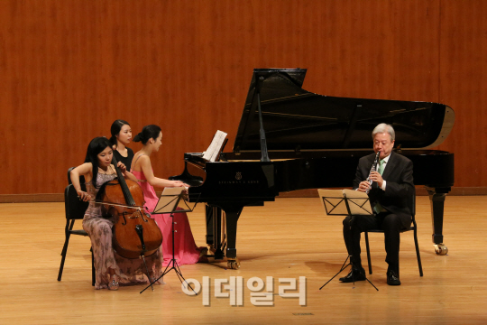 아침에 만나는 오보에의 향연…'평촌아트홀 아침음악회'