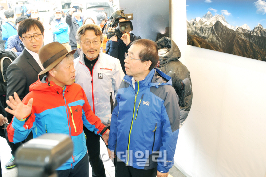 [포토]히말라야 14좌 사진전 "이창수 영원한 찰나" (www.himal14.co.kr) 홍보부스 운영-8