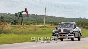 쿠바, 외국인 투자유치에 사활 걸었다..소득세 절반 `뚝`